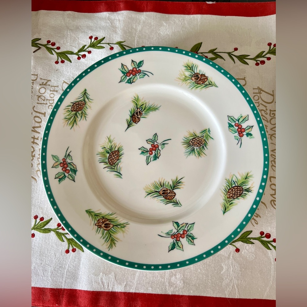 CHRISTMAS WISH SALAD PLATE By Mikasa • HK713 • Set of 4